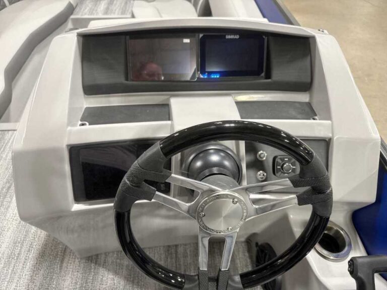 2026 Bennington 25LTSB - Blackout US-ETWS9076J526 [photo 13]